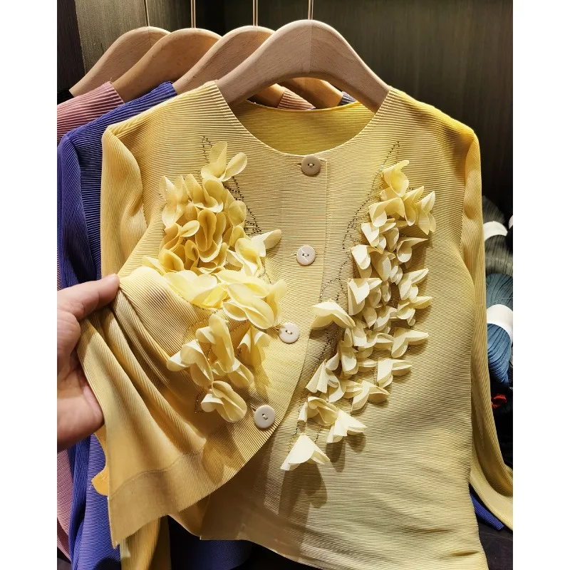 Pleated Shirt 2026 Spring New Women's Commuter Loose Long-sleeved T-shirt Diamond Petal Decoration Casual Stretchy Tops