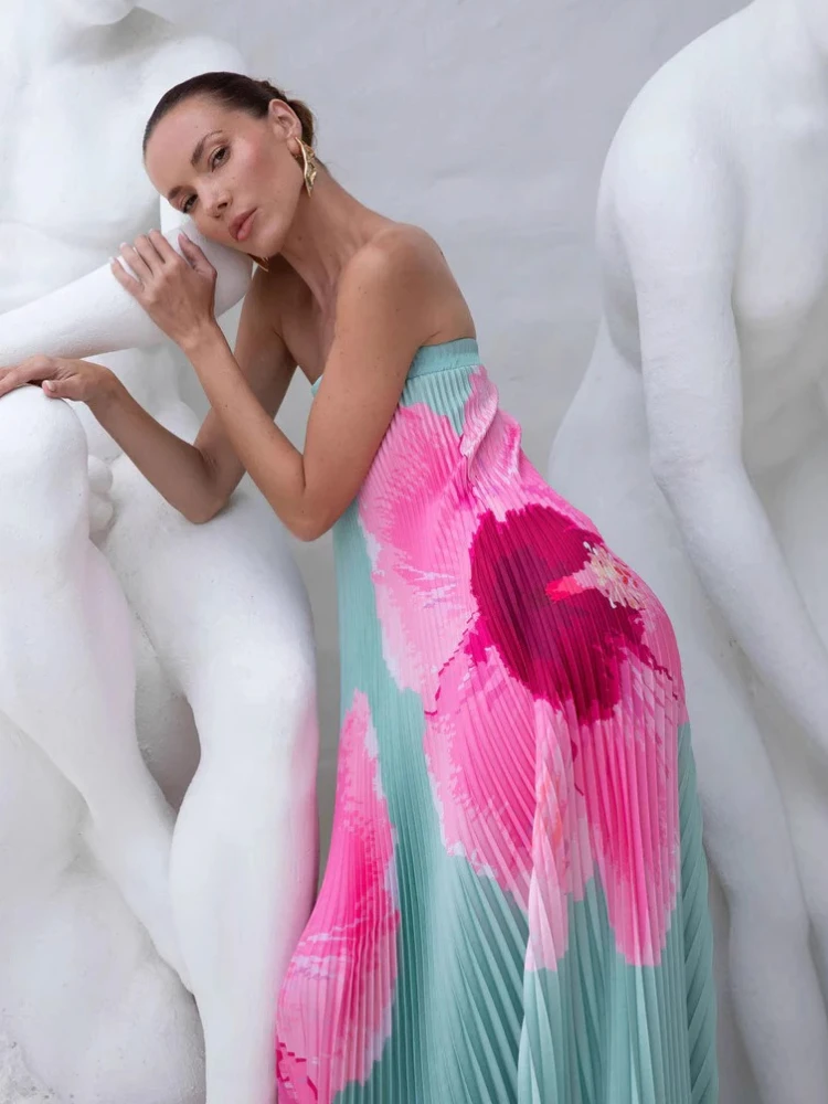 Moda damska lato 2025, elegancka i seksowna sukienka maxi w stylu boho z zakładkami, luźna, z dużym zamachem, z nadrukiem.