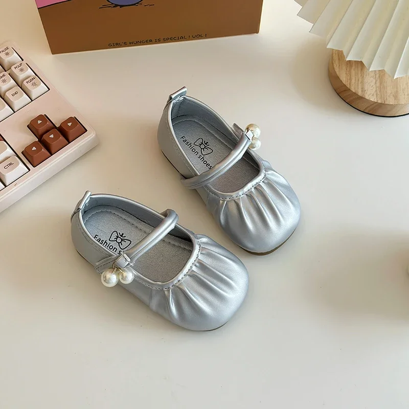 

2025 г., противоскользящая прогулочная обувь на мягкой подошве, весенне-осенняя новая кожаная обувь для девочек, обувь принцессы, модная детская обувь, танцевальная обувь