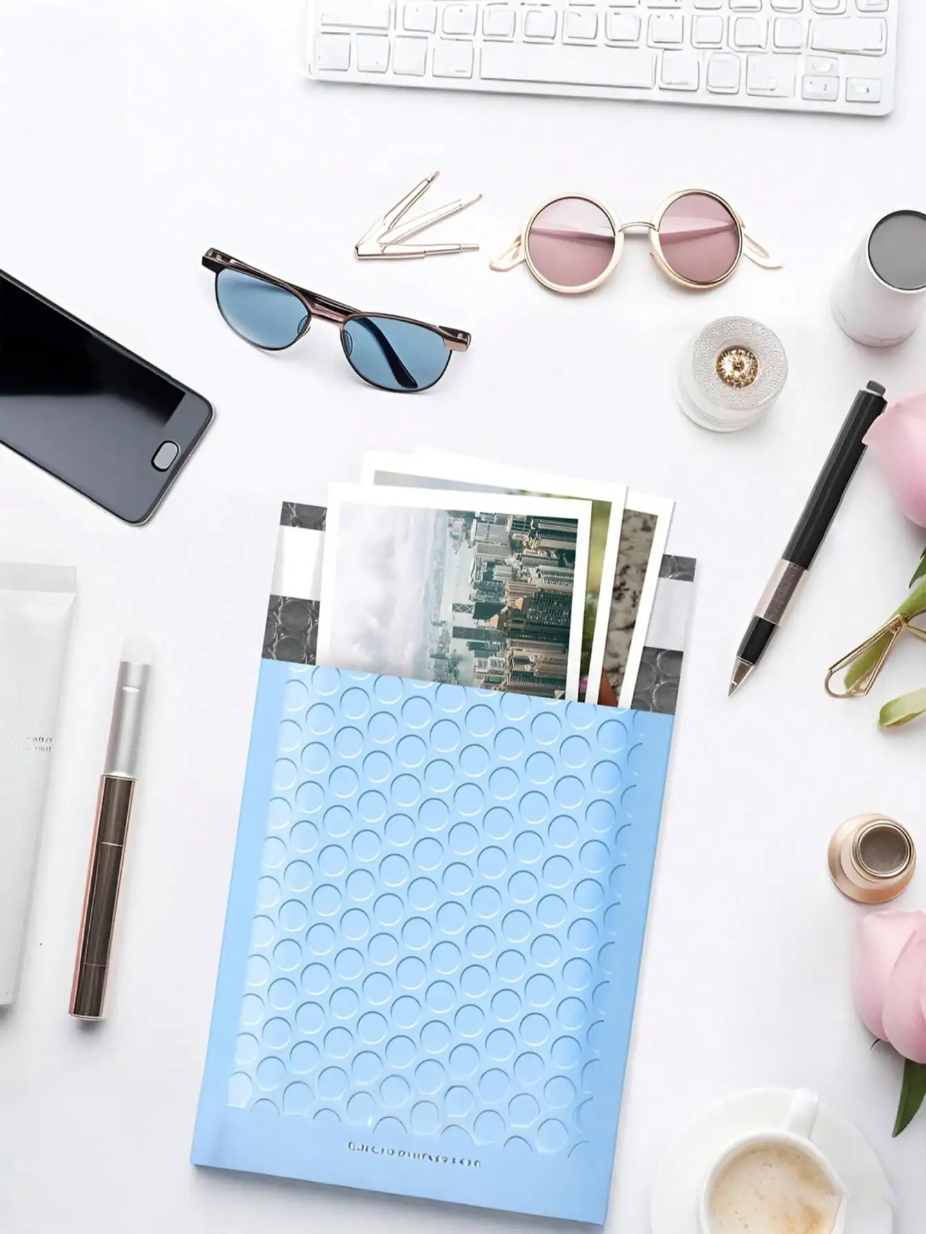 5/10/20pcs Thickened Bubble Mailers, Polyethylene Padded Waterproof Envelopes, Bubble Packaging For Mailing Advertisements, Waterproof Self-Adhesive Shipping Bags, Foil Glitter Fashion Shipping Envelopes, Packaging view 2