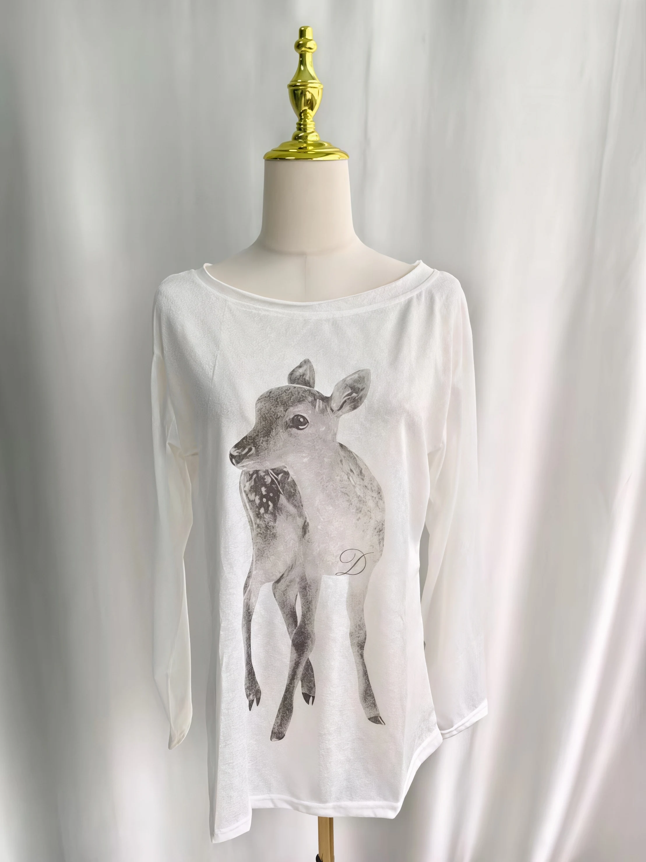 Damen Off-Shoulder Langarm-T-Shirt mit Hirsch-Tier-Print, locker geschnitten, lässig, aus dünner Baumwolle, mit U-Ausschnitt, Oversized-Oberteil – Detail 9