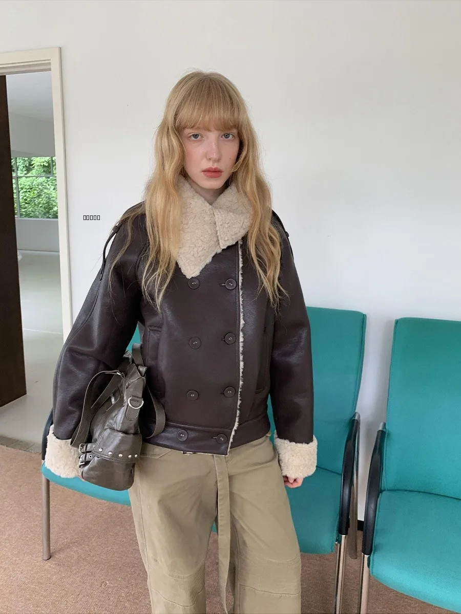 

Женская куртка-косуха DKZ в стиле ретро из искусственной кожи с мехом, с воротником-стойкой, длинными рукавами, стандартного кроя, для повседневной носки