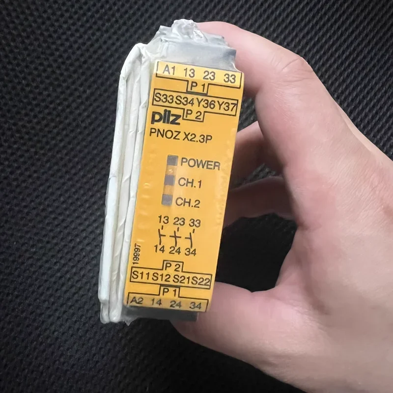 

Free Shipping PILZ PNOZ X2.3P 777304 PILZ Safety Relay Module Original New