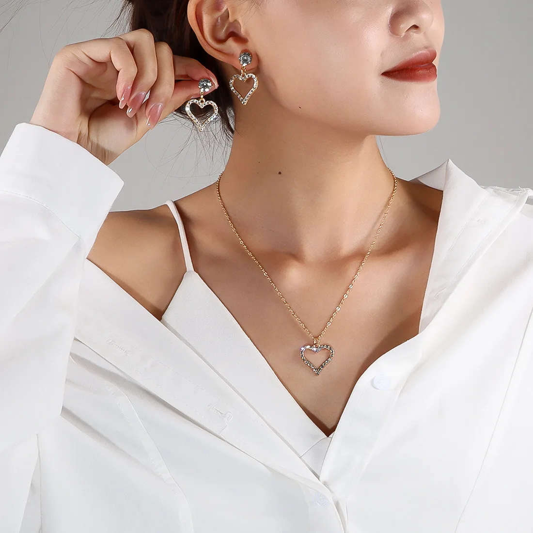 European and American cross-border simple and versatile full diamond love pendant necklace set two-piece set F25730