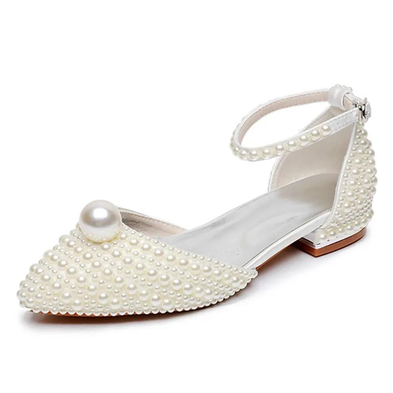 

Новые модные весенне-летние туфли 2026 года: повседневные босоножки с острым носком, на плоском каблуке 2,5 см, с вырезами, низким вырезом и жемчужными пуговицами, для свадьбы