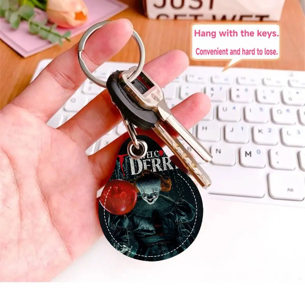 تكنولوجيا المعلومات مرحبا بكم في ديري الفيلم الكلاسيكي سلاسل المفاتيح المستديرة للنساء بولي Leather الجلود الفراغات حلقات المفاتيح مثالية لهدايا العطلات ومفضلات الحفلات