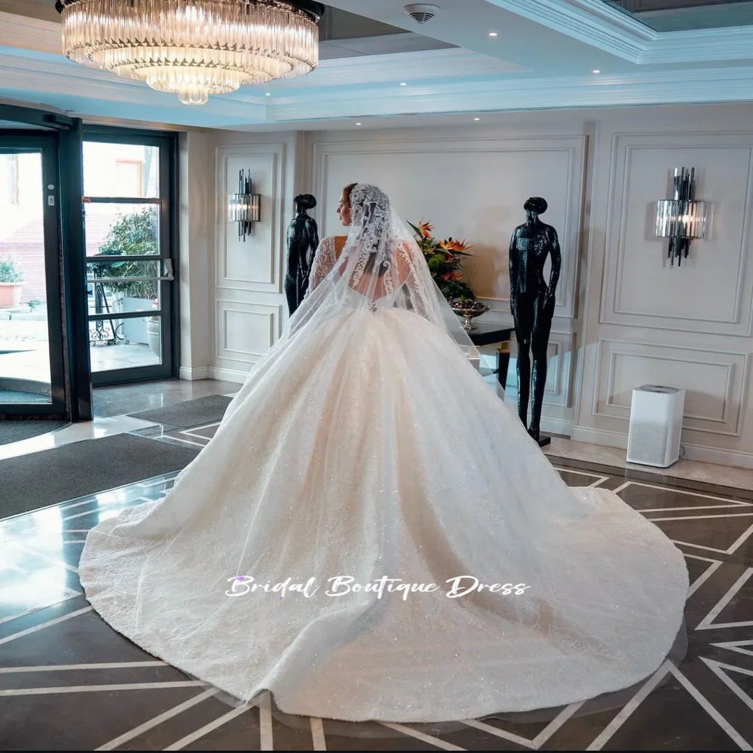 فستان زفاف الأميرة المتلألئ الفاخر المخصص من الدانتيل فستان الزفاف بياقة مربعة وأكمام طويلة فستان الزفاف فيستدو دي نوفيا #2