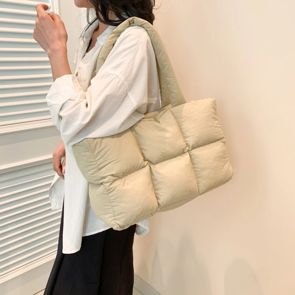 

Women Puffer Shoulder Bag Solid Color Quilted Simple Cloud Bag Large Capacity Soft Cloud Tote Bag Trendy Commuting Bags
