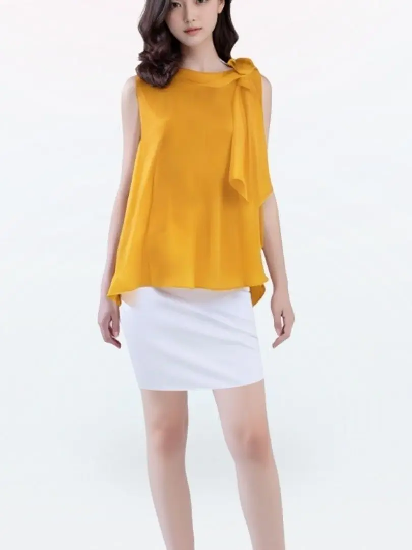 

Elegant Green Sleeveless Shirt Women's Fashionable Unique Top Korean Style Loose Fit round Neck Thin Material Summer New Arrival