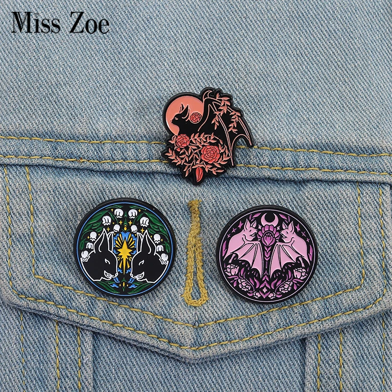 Florale Fledermaus Emaille Pins Benutzerdefinierte Geister Schatten Broschen Revers Abzeichen Kleidung Gothic Tier Schmuck Geschenk für Freunde