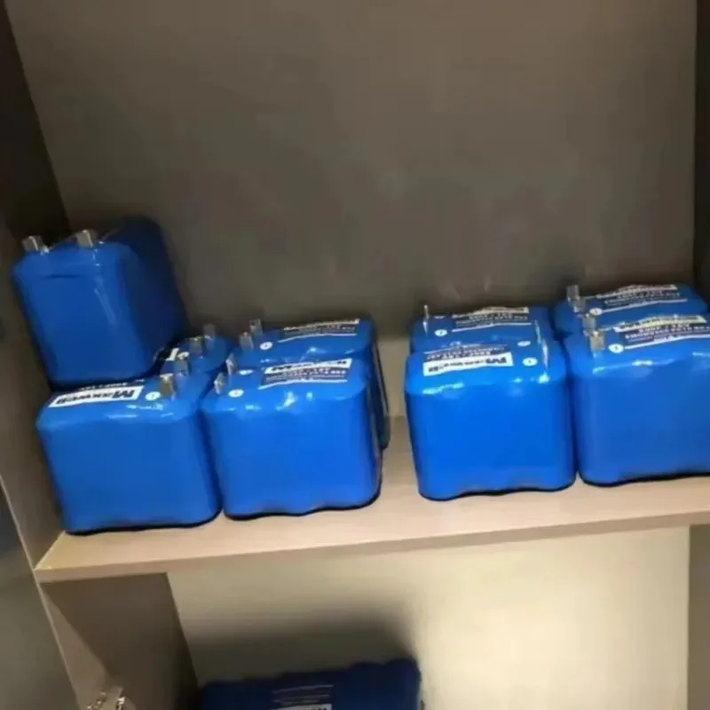 Condensatore raddrizzatore automobilistico 16V 500F Condensatore audio 2.7V 3000F con display di tensione bilanciato per condensatore Maxwell Super Farara