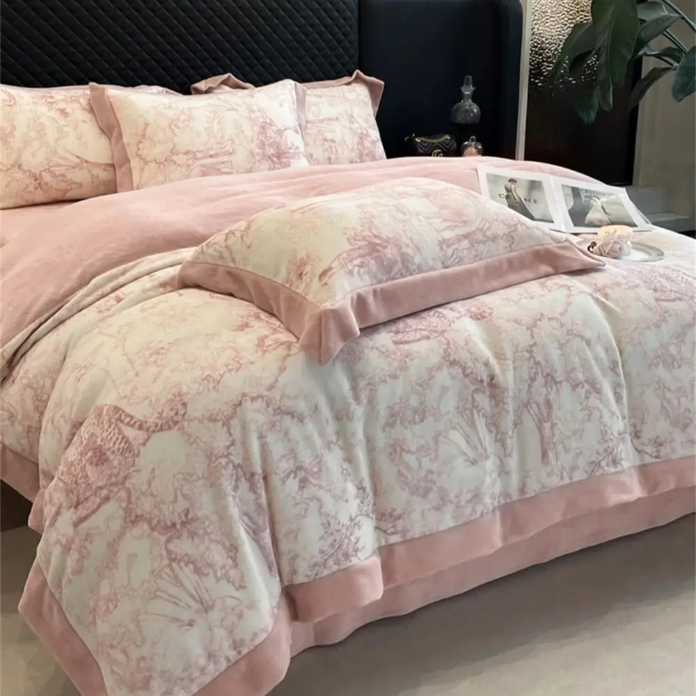 

Light Luxury Milk Velvet Four-Piece Set Autumn and Winter Warm Thickened Printing Coral Velvet Quilt Cover Bed Sheet Pillowcases