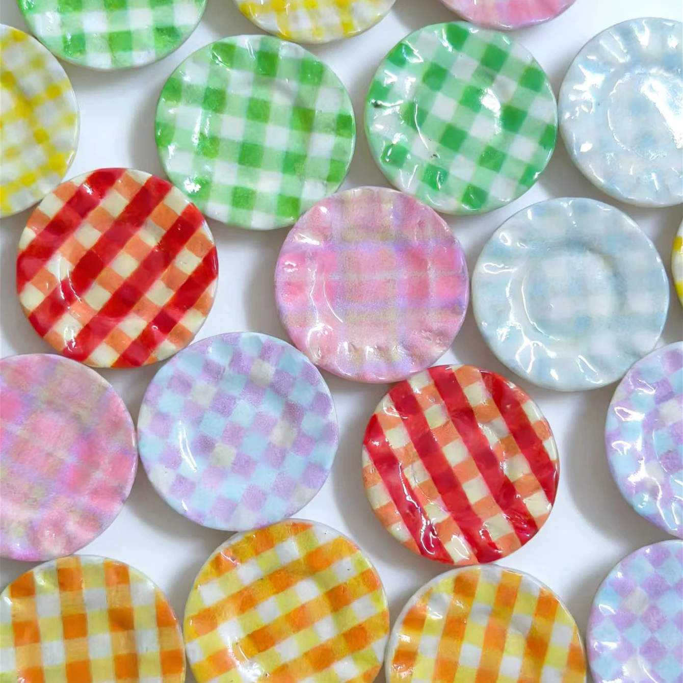 4 pcs Macaron Color Checkered Mini Dish, Edible Play DIY Material Decoration Plate Dollhouse Kitchen Decoration Item