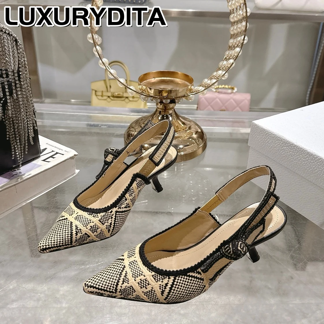 

Top Quality Luxury Womens Sandal Casual Lace Flat Fashion Embroidered Muller Shoes Designer Silk Leather Soled High Heel XY0017