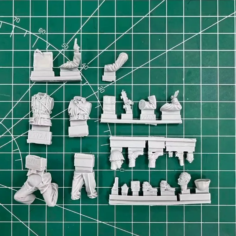 1/35 Scale Resin Figure Model Building Kits US Marine Corps Officer Communication Soldier Unassembled Unpainted Statue DIY Toys