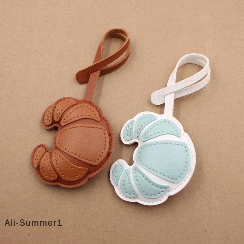 【E】Llavero en forma de croissant, colgante de croissant, joyería para niñas y mujeres, decoración de bolsa de regalo