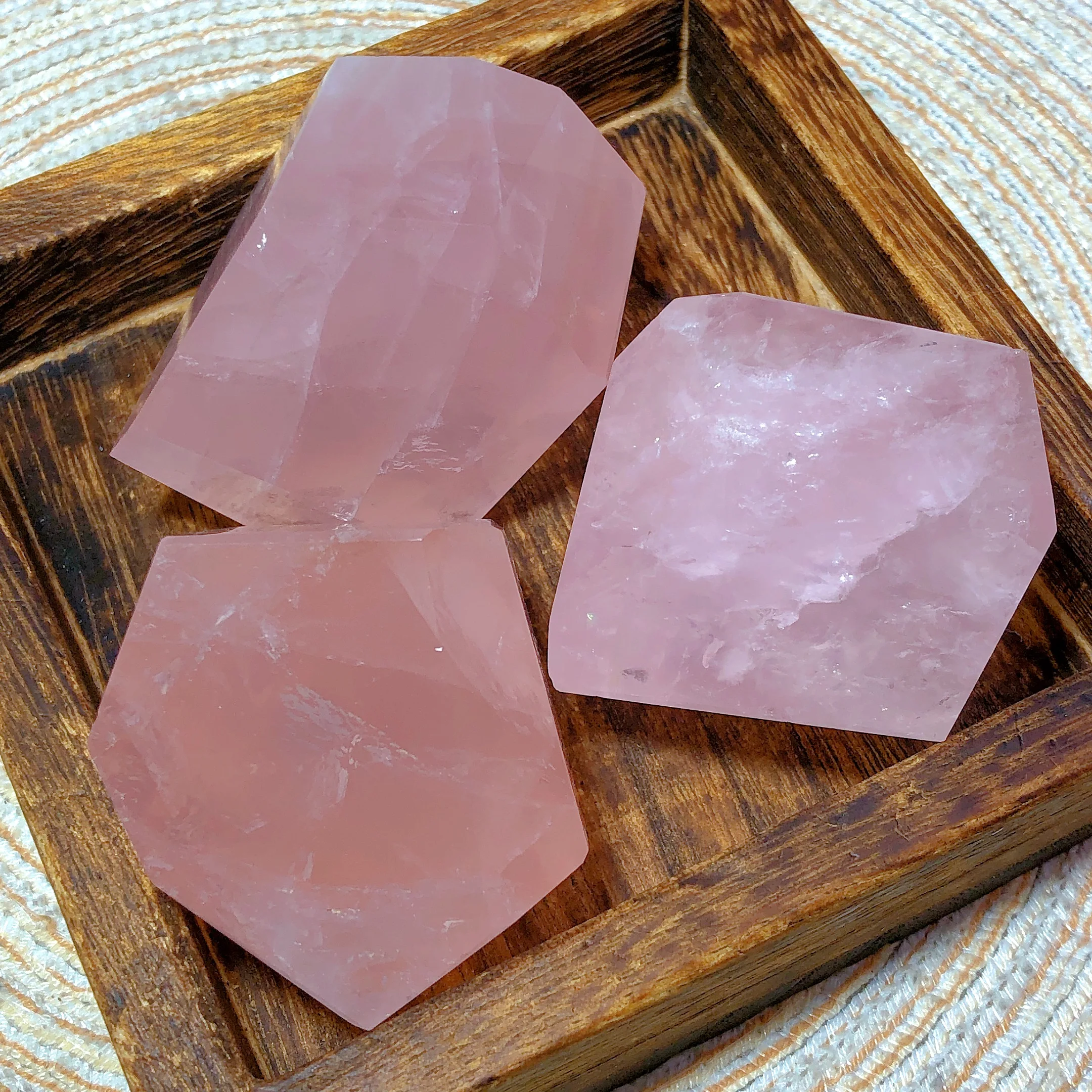 

Healing High Quality Natural Crystals Rose Quartz Freeform Polished Gemstones Home Decorations Mineral Gift