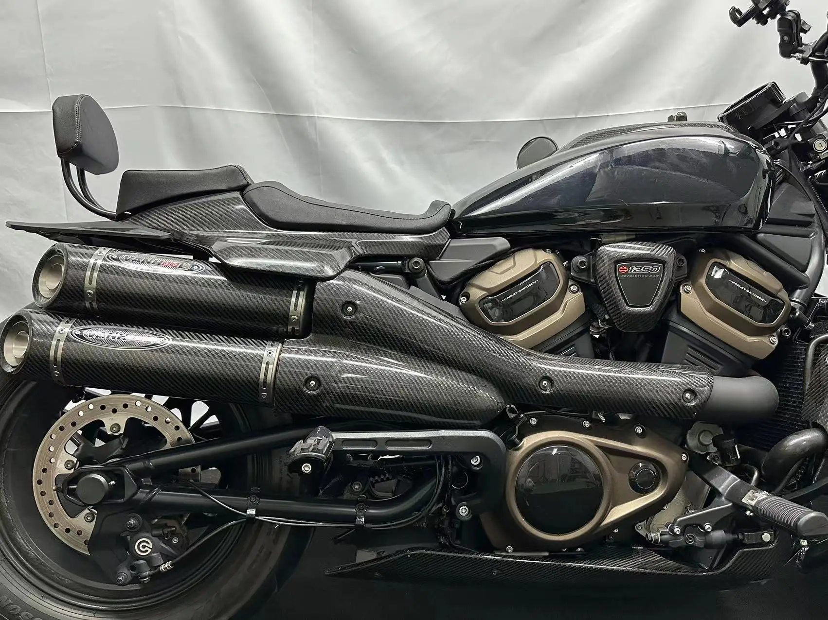 FBB قطع غيار الدراجات النارية عالية الأداء من ألياف الكربون باللون الأسود أنبوب نظام كاتم صوت العادم لـ Sporter S