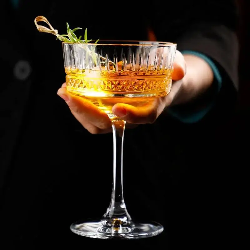 

2 Pcs Carved Martini Glasses Cocktail Goblet Old-fashioned Party Glassware Wine Drink Cup Ancient Wedding Champagne Coupes Glass