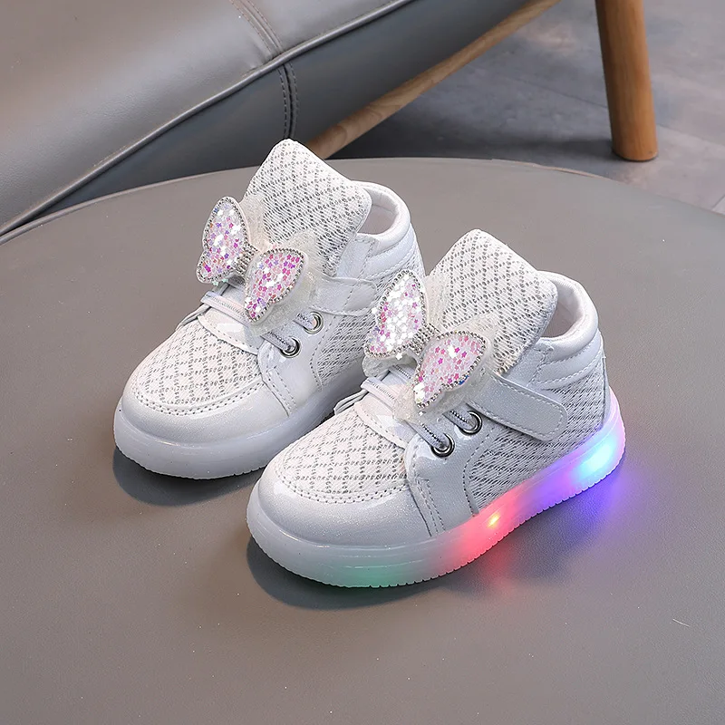 Children\'s LED Sneakers Girls Cute Glowing Princess Shoes Toddler Luminous Non-slip Footwear Kids Soft Bottom Lighted Sneakers