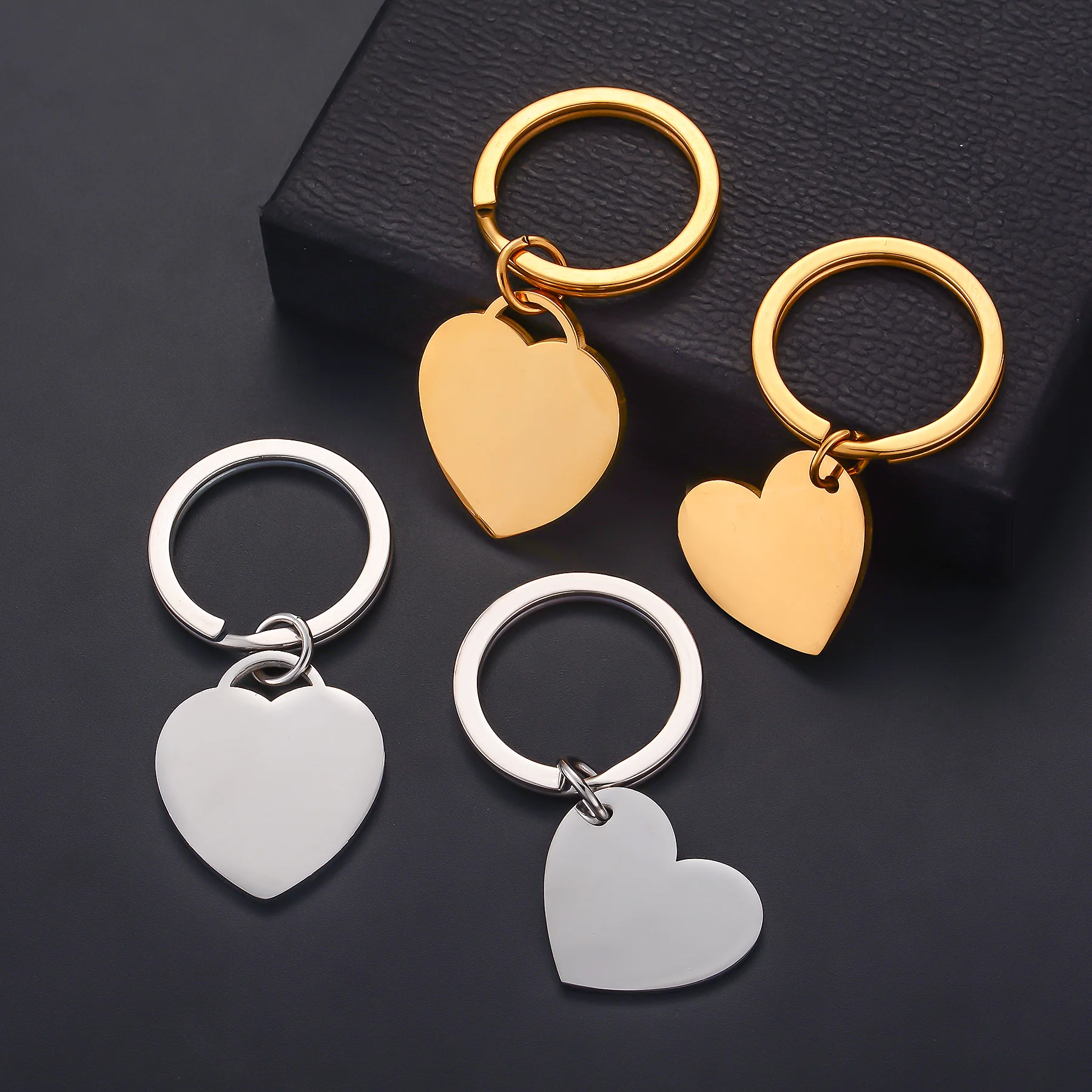 3 Stück Gold Silber Farbe Edelstahl Herz Charms Schlüsselanhänger polierter Schlüsselanhänger Schmuck für Frauen individuell gravierter ID-Tag-Schlüsselanhänger – Detail 2