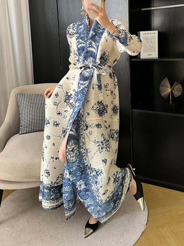 LANMREM Maxi Pleated Dress For Women Long Sleeves Printing Belt Dresses Female Vintage Loose Clothing 2024 Spring New 2DA3804