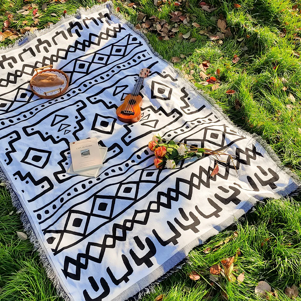 Tent Moisture-proof Picnic Mat Camping Table Cloth Lawn Mat Bohemian Knitted Fabric Blanket Outdoor Camping Blanket