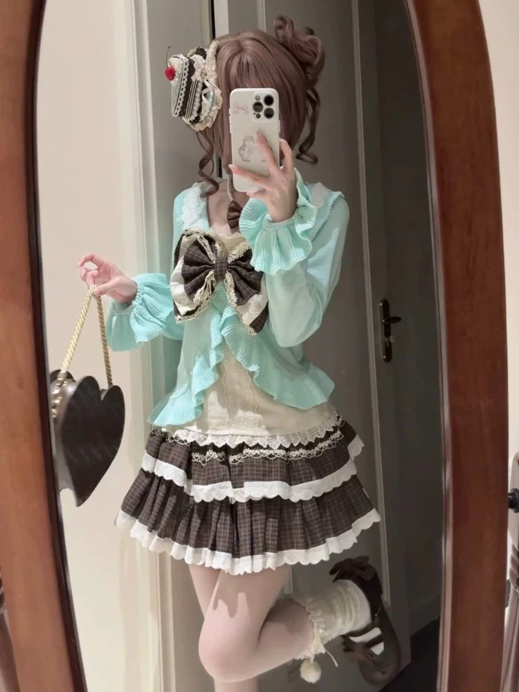 

Зимний японский комплект из 3 предметов Kawaii Lolita Sweet, женская одежда, жилет Y2k с бантом + повседневный кардиган + шикарная юбка в полоску с высокой талией 2025