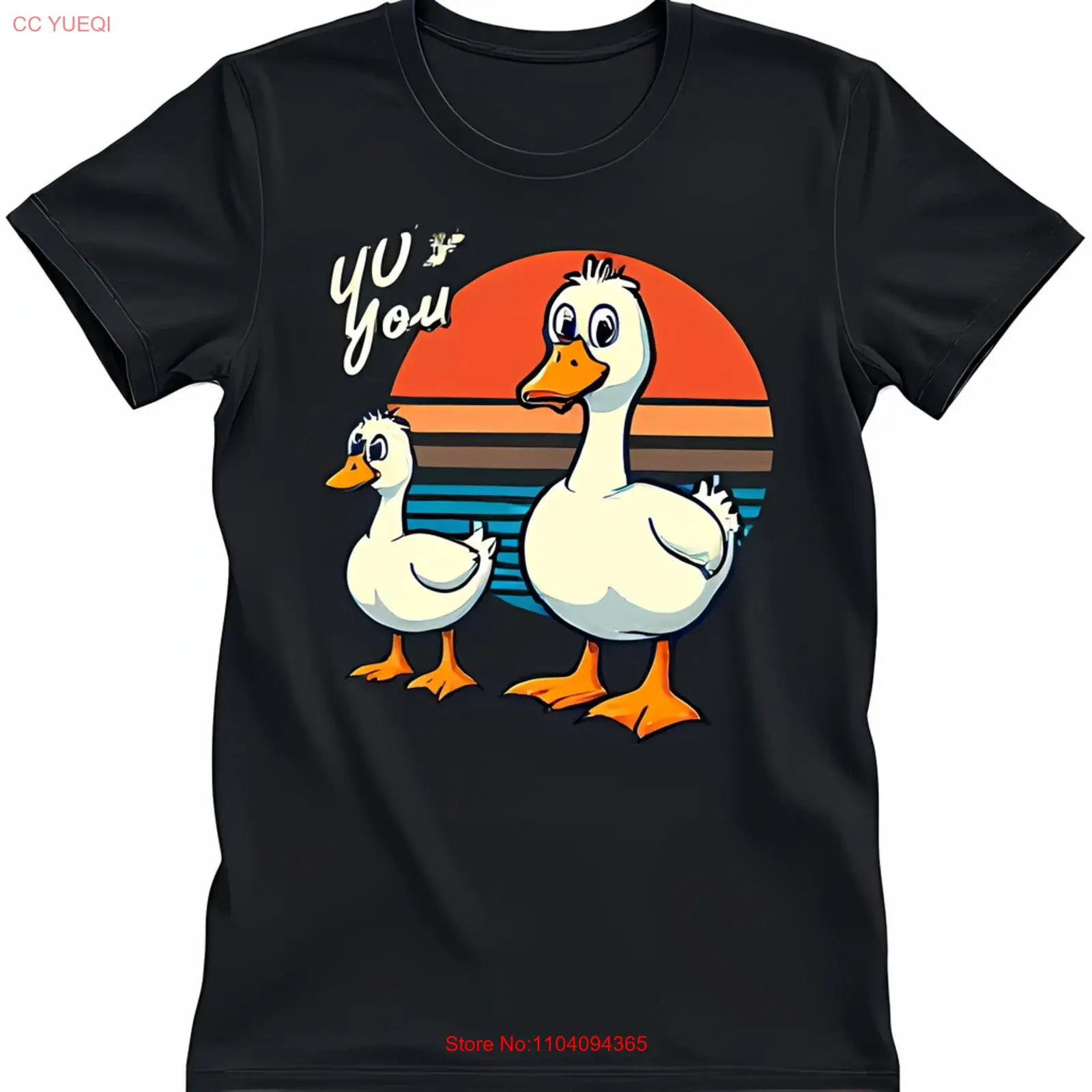 

Причудливая черная футболка с игривым рисунком и ностальгическим дизайном заката