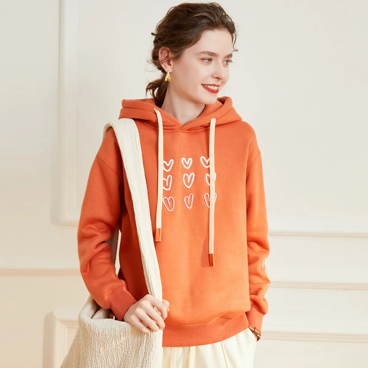 LOUIS YAO Fashionable Velvet Embroidered Women's Hoodie 2025 Autumn Collection Thick Sweatshirts Loose Long Sleeve Casual Top