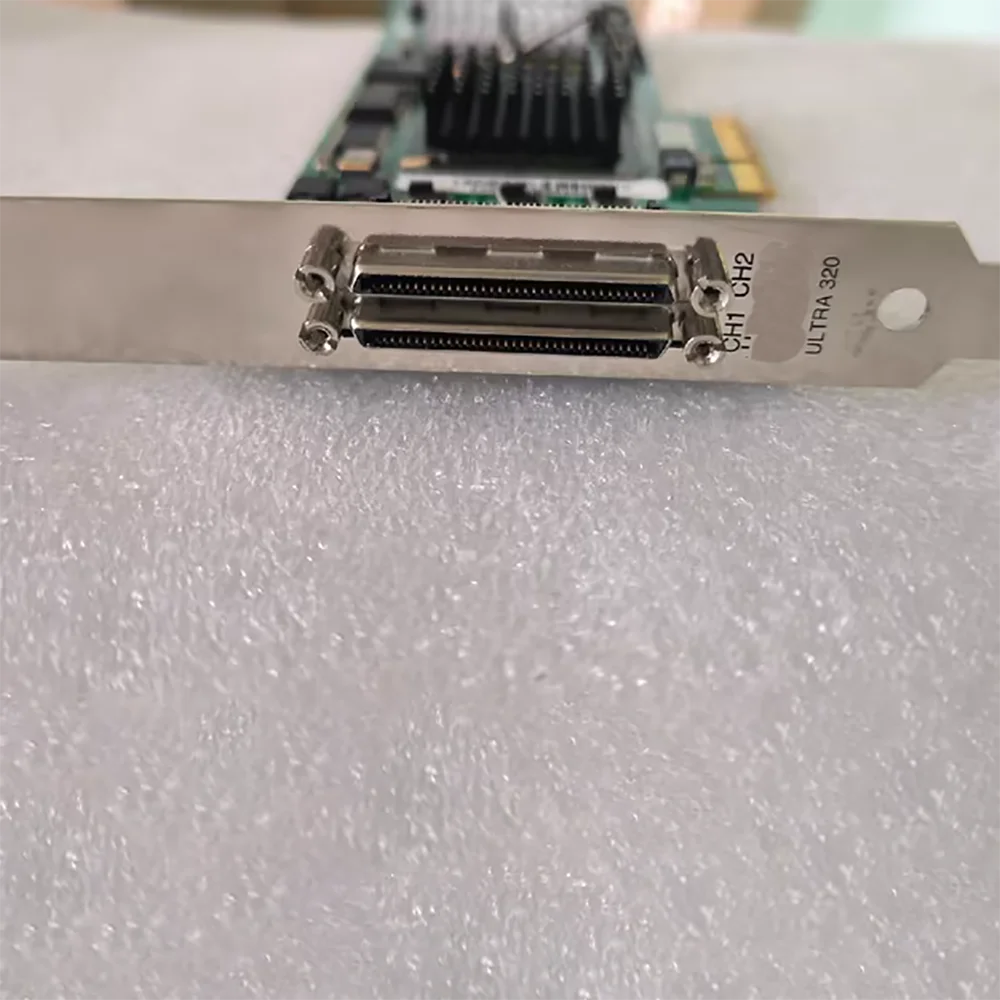 Para tarjeta de expansión ATTO SCSI UL5D
