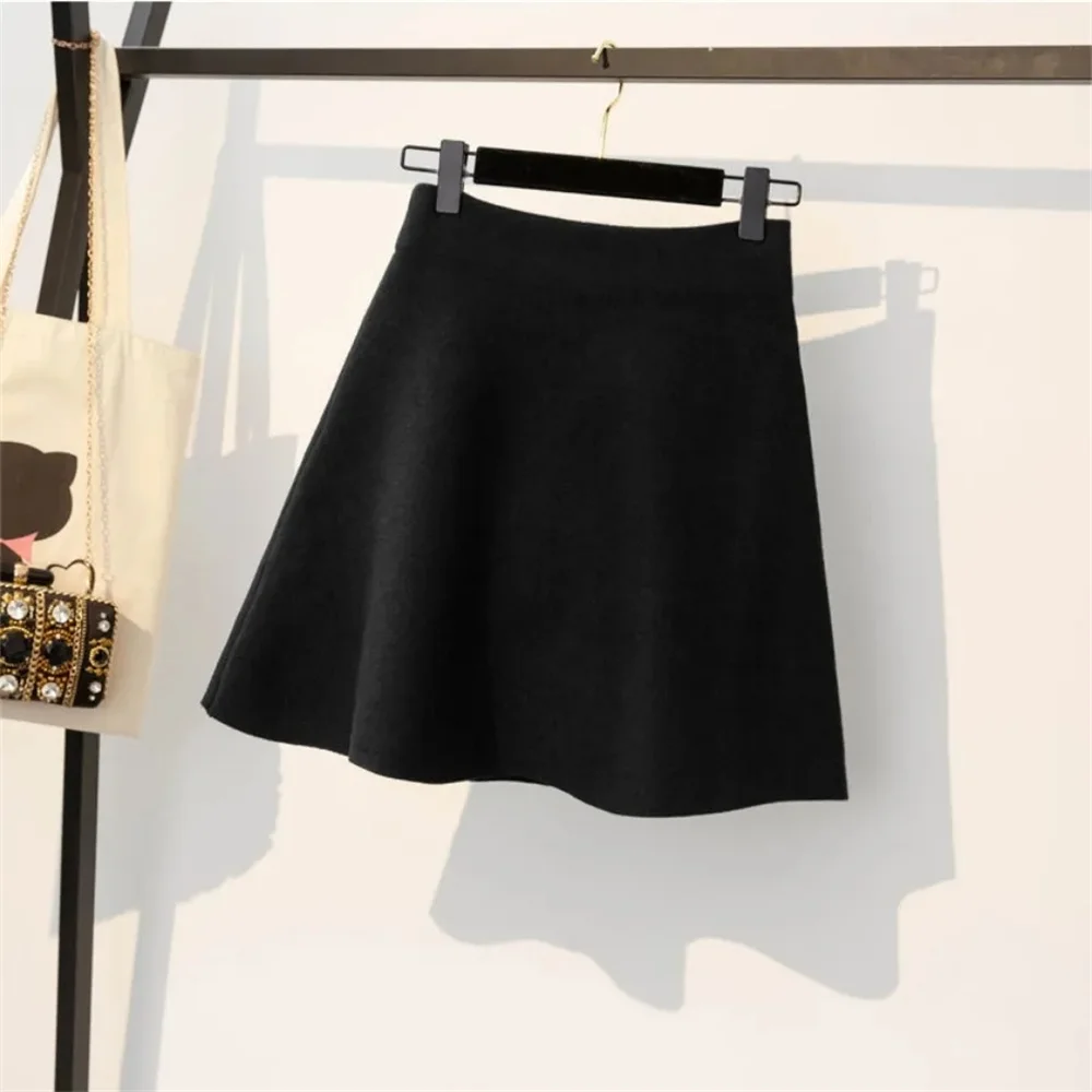 Casual Knitted Elastic Waistband Studded Short Skirt Women's Short Skirt Autumn/Winter Korean Version High Waist Slim A-line Ski