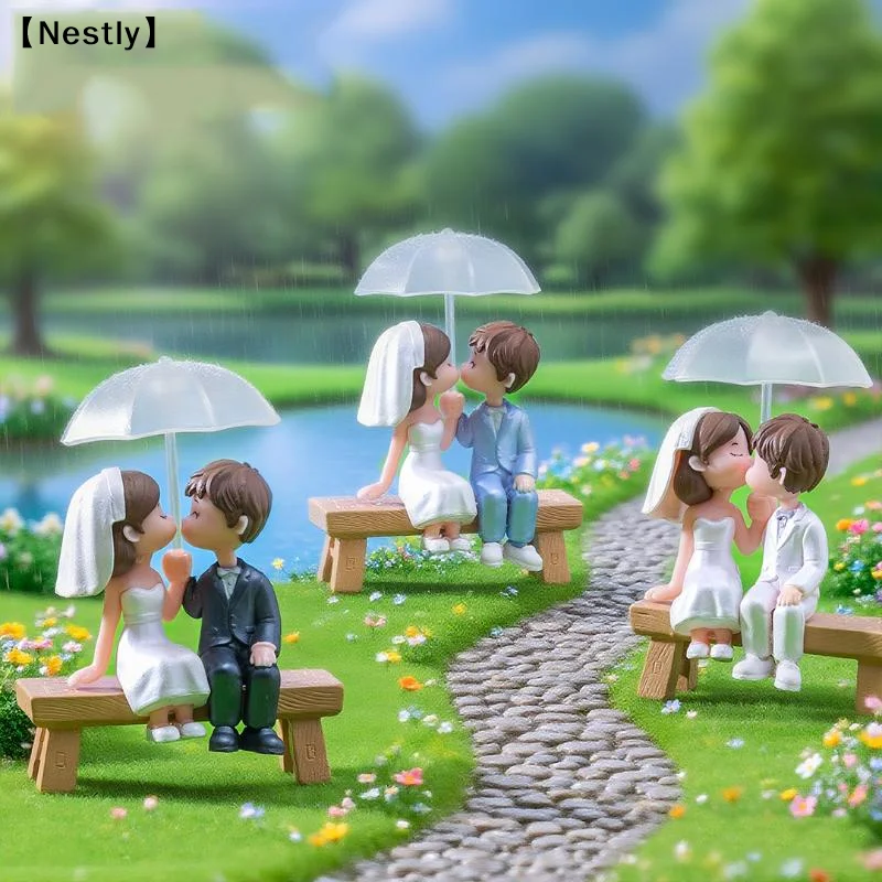 Mini Doll Umbrella-Holding Kissing Couple Figurines Ornament Lovers Figure Cake Decorations DIY Miniatures Desktop Decor〔Nest〕