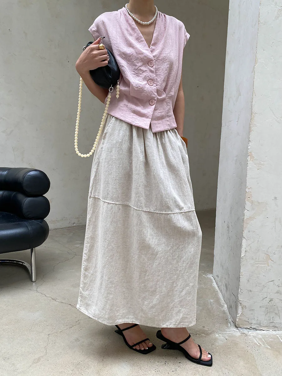 Sommerliche Damen-Weste in unifarbenem, lässigem Design mit Schultertasche, plissiertem V-Ausschnitt und ärmellosem Schnitt. – Detail 11