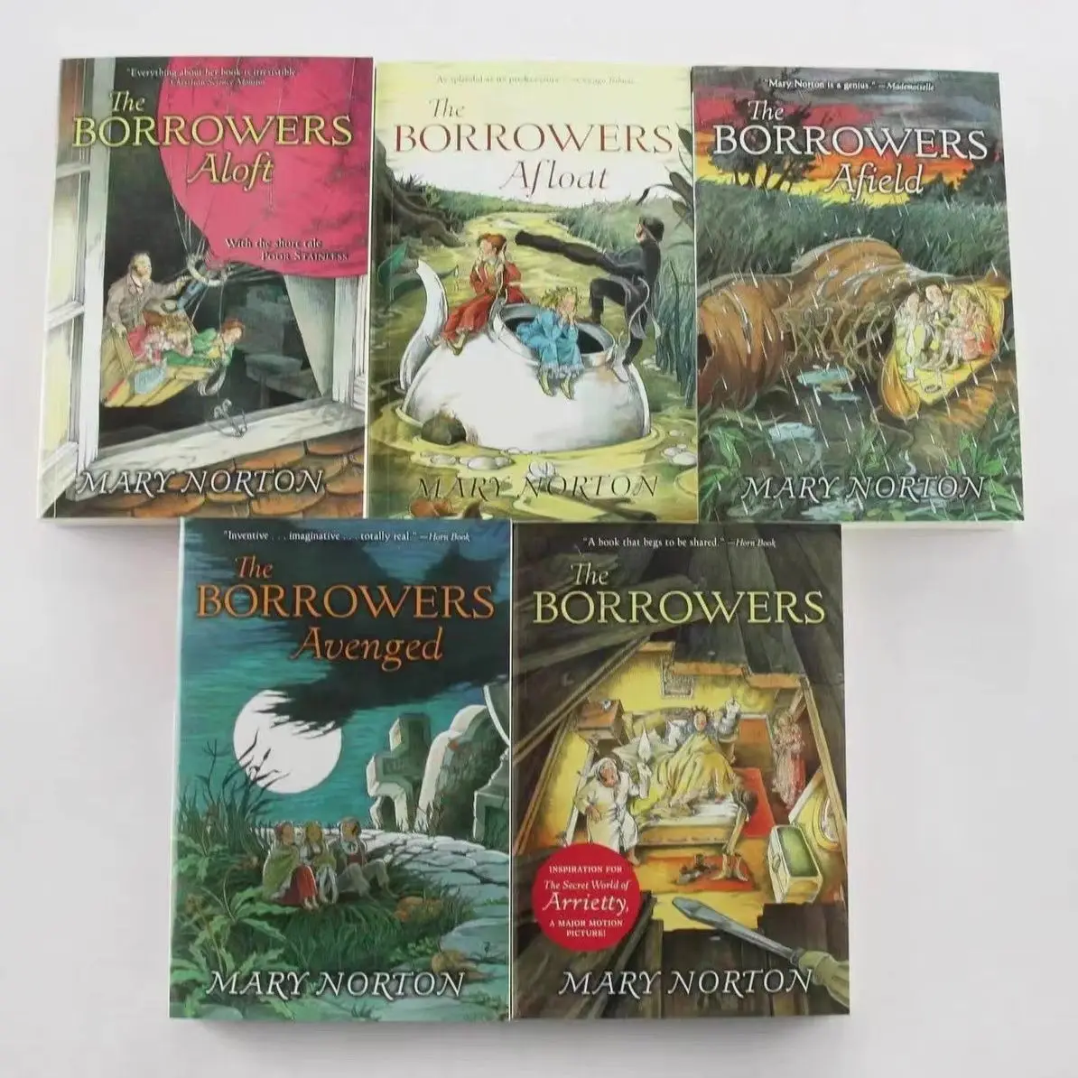 

Original English Version of Borrowers 5 Volumes, A Must-read Classic for Children Books The Bridge Is Book