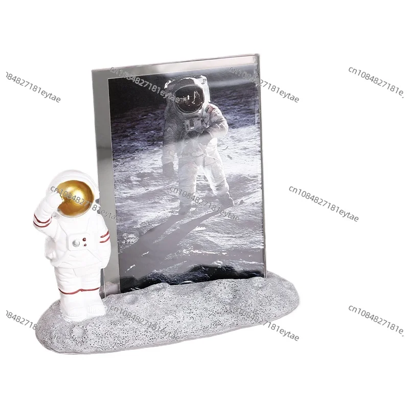 

Фоторамка в форме астронавта в скандинавском стиле, настольная, для детей и младенцев, очаровательная, 6 дюймов, для спальни, украшение для рабочего стола ZB224
