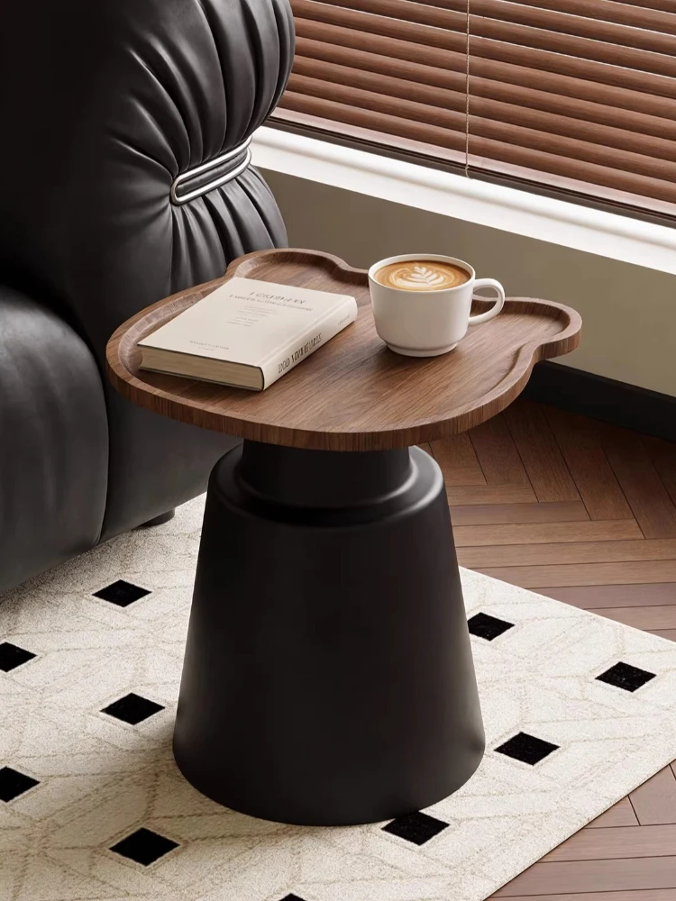 Medieval Style LivingRoom Sofa Side Table Retro Light Luxury High-end Small Coffee Table Designer Furniture Creative Metal Table