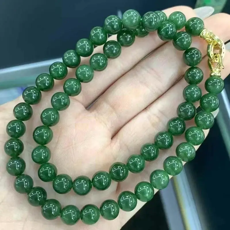 Natural Jadeite Necklace With No Black Spots, Fine Texture, Translucent, High Fashion And Versatile