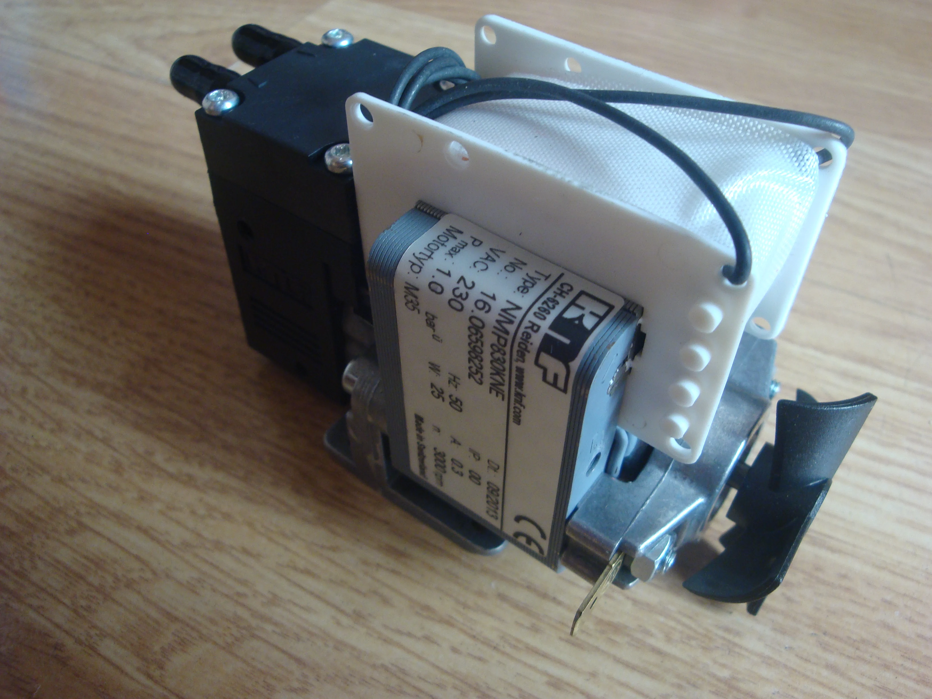 

Original German imported KNF vacuum pump NMP830KNDC NMP830 electric sampling pump CEMS