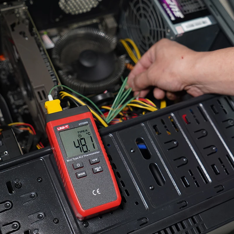 UNI-T UT320A  Mini Contact Type Thermometer K/J Thermocouple Probe Selection With LCD Backlight Temperature Measurement
