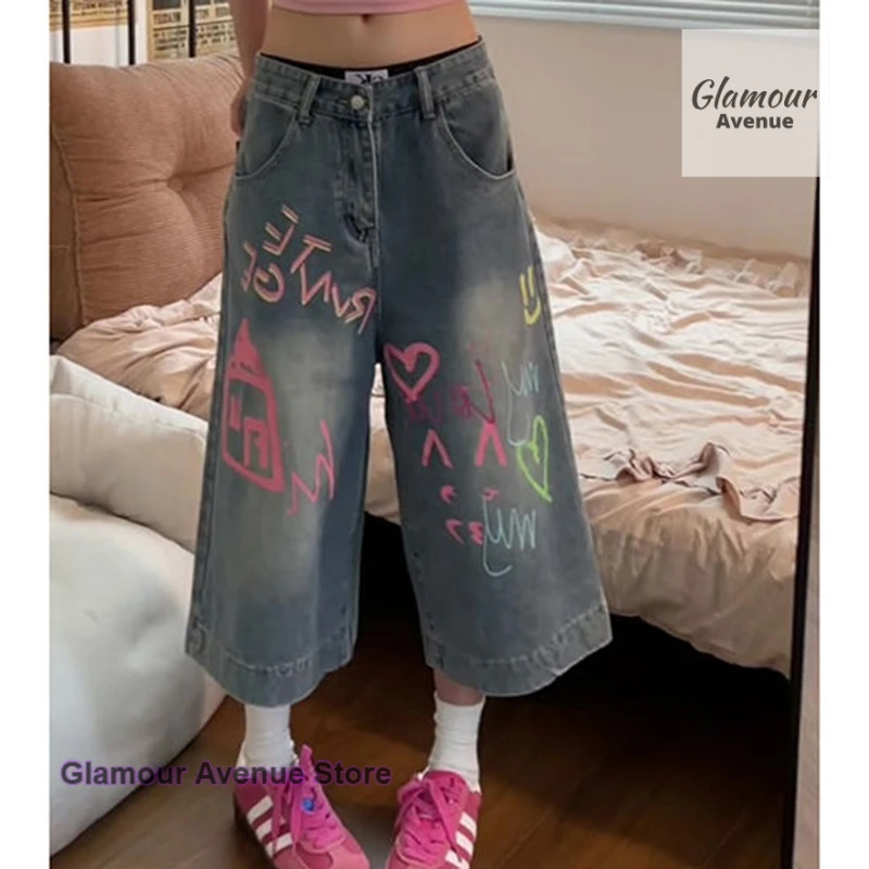 

Укороченные джинсовые брюки больших размеров с потертыми буквами и граффити, женские летние новые прямые свободные широкие брюки в стиле ретро.