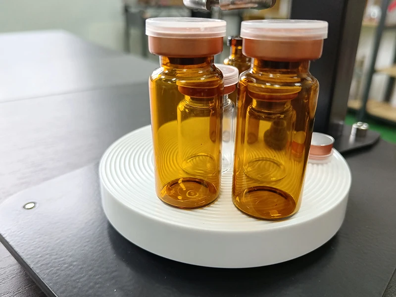 XLP03 Macchina piegatrice per tappatura manuale per sigillare spruzzatore di profumo Coperchio in alluminio Tappatore per bottiglie in plastica di alluminio