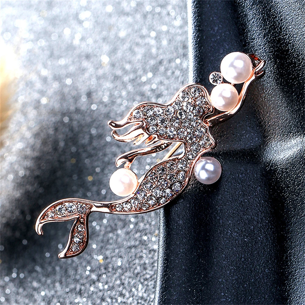 Sea Pearl Mermaid Brooch Pins for Women Personality Charm Inlaid Rhinestone Charm Brooches Jewelry Gifts