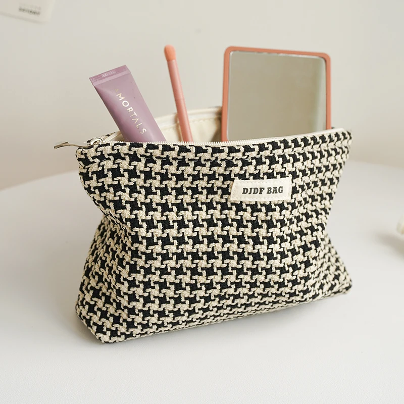 DJDF Women's Cosmetic Bag Black & White Houndstooth Skincare Products Large Capacity Storage Bag Portable Travel Toiletry Bag