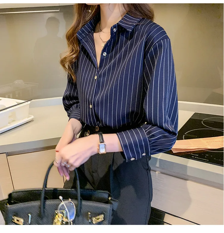 

Spring and Autumn Women's Casual Striped Pattern Button Cardigan Shirt