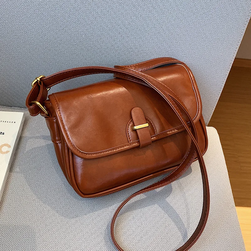 

2025 трендовая новая кожаная текстурированная маленькая квадратная сумка в стиле ретро, женская сумка через плечо на одно плечо, модная сумка почтальона