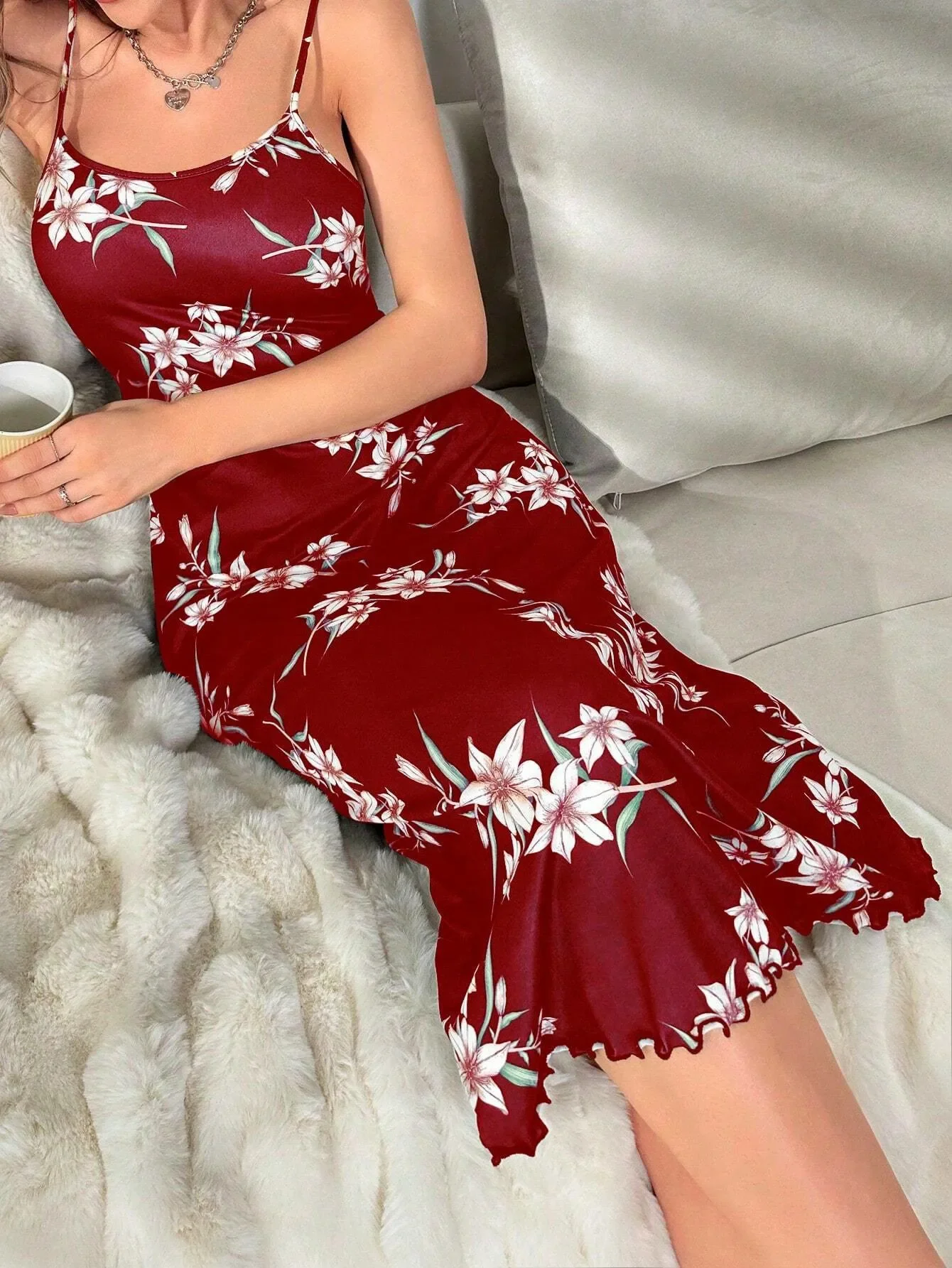 

Женская ночная рубашка с цветочным принтом, молочная шелковая одежда для сна, ночная рубашка на бретельках, повседневная ночная рубашка, платья, сексуальное женское белье, халат, домашнее платье