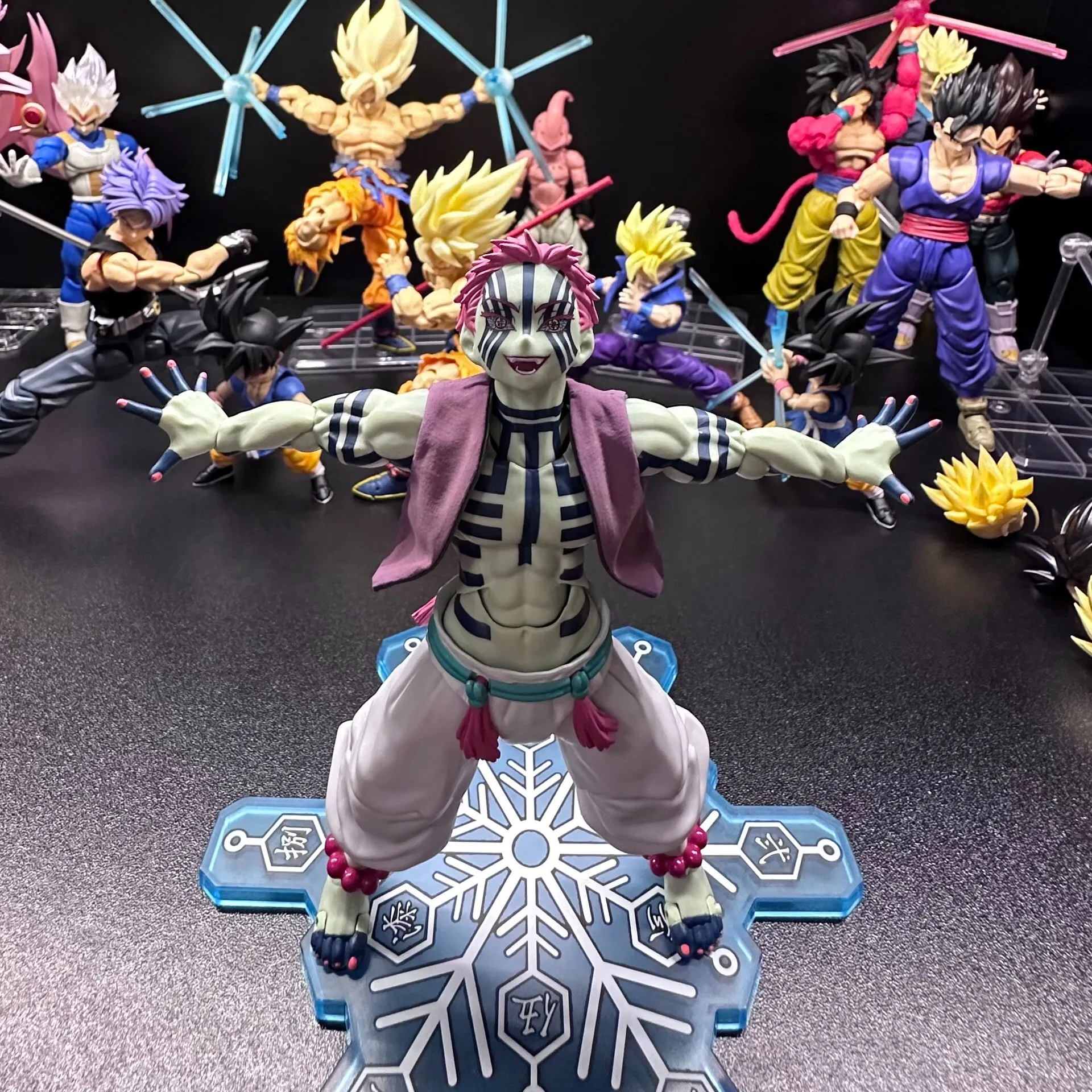 Demon Slayer Anime Shf Trzecia nawijania Akaza Kamizelka Ręcznie robione ubrania Odzież Nadaje się do ruchomych zabawek humanoidalnych 1/12