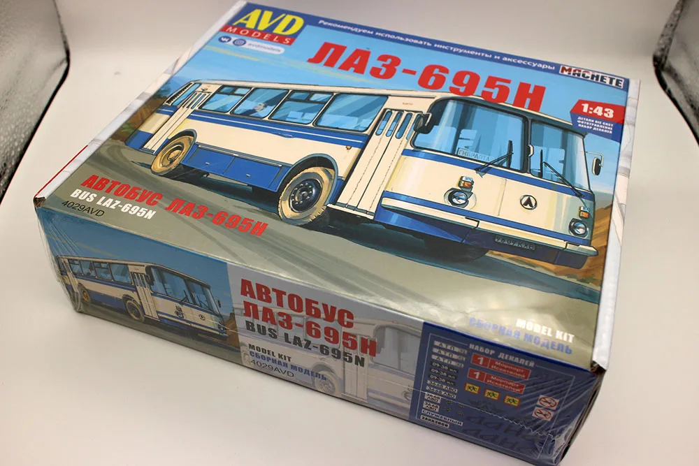 ÓNUS LAZ-695N, URSS Bus Diecast Modelo Kit, Montar Brinquedos, Coleção de Presentes, Novos Modelos AVD, Escala 1:43, 4029AVD