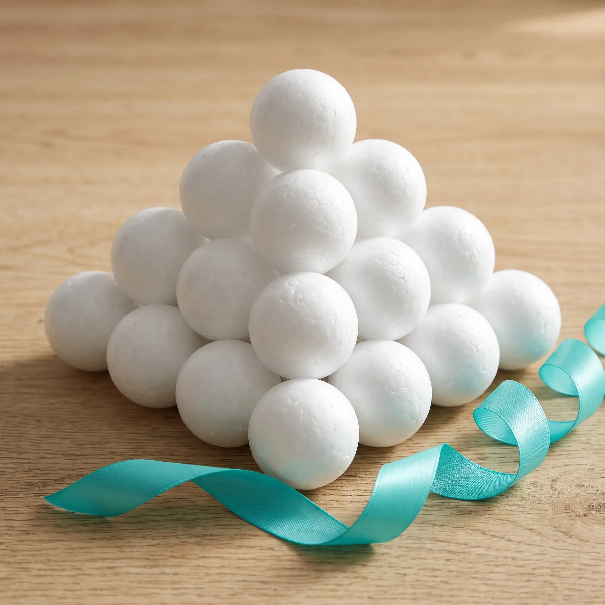 70Pcs 1.57 Inch Round Smooth Foam Balls White Polystyrene Craft Supply for DIY Handmade Ornaments School Art Modeling Household view 2